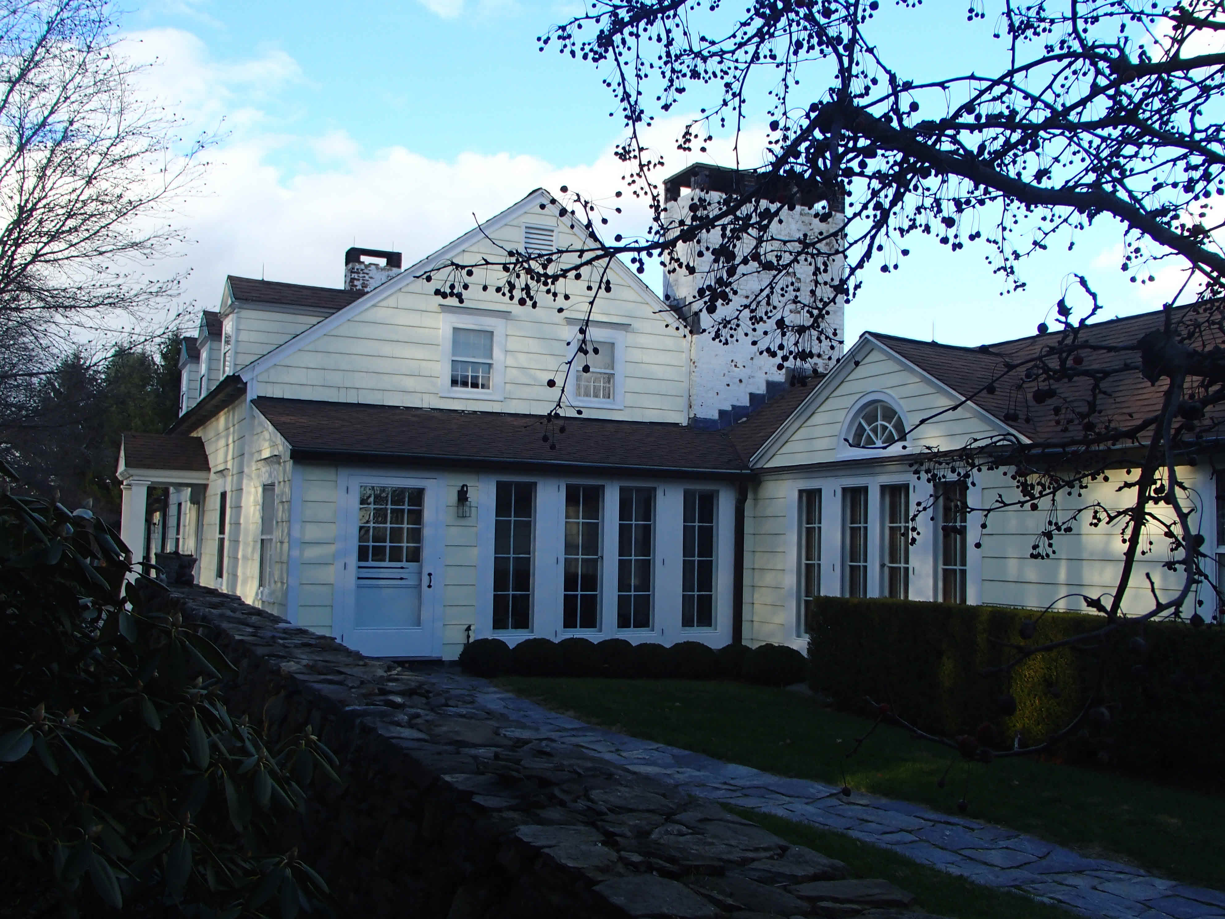 Building photograph for 366 SKYLINE RIDGE RD